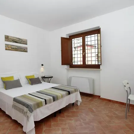 Borgo Papareschi 2*