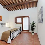 Borgo Papareschi 2*