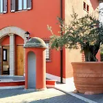 Borgo Papareschi Aparthotel